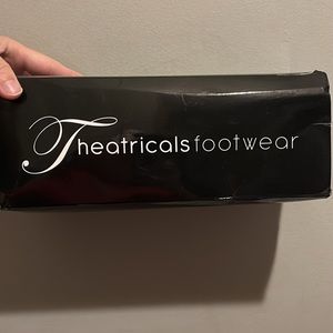 Theoretical footwear Grecian shoes tan, new in box size 5.5